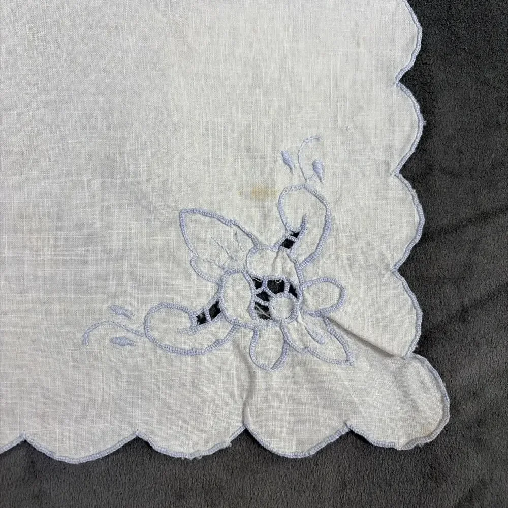 Vintage Cloth Napkins White/Blue Floral Corner Embroidery Scalloped Edge (8)